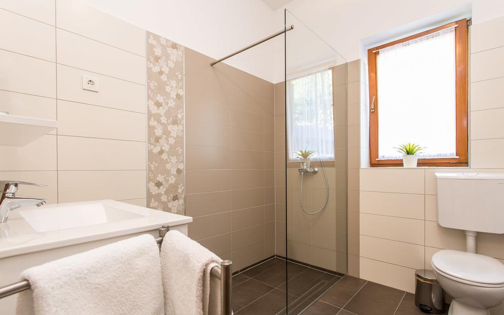 Apartments Frgacic Baska  Ngoại thất bức ảnh