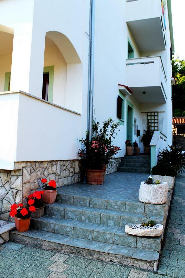 Apartments Frgacic Baska  Ngoại thất bức ảnh